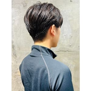 マッシュショート　ツーブロック　アッシュブラウン　韓国風