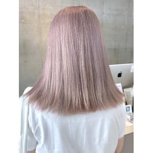 ハイミルクティーベージュ　ダブルカラー　セミロング　ホワイト