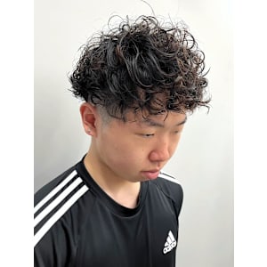 ツイストスパイラルパーマ　刈り上げ　束感　メンズカット