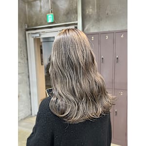 グレージュカラー