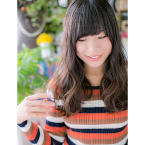 大人かわいい♪やわらかフレアカール　グレージュカラー