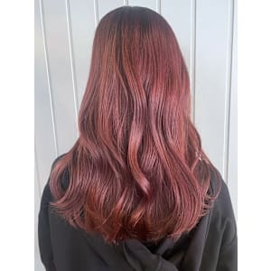 ピンクカラー　レッド系カラー　ダブルカラー　艶髪ロング