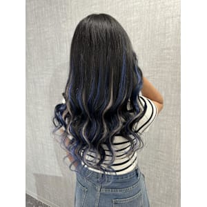 青×シルバーで爽やかスタイル！