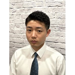 メンズ/ショート/刈り上げ/スーツ/ビズヘア/清潔感