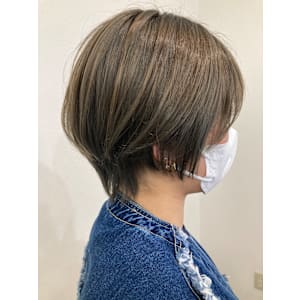 オリーブベージュ