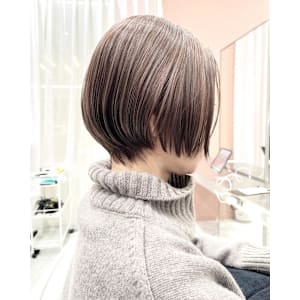 ショートボブ/白髪ぼかしハイライト/グレージュ - KENJE横浜-Smart Salon-【ケンジヨコハマスマートサロン】掲載中