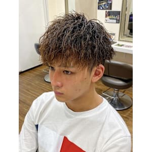横浜メンズパーマツイストパーマ縦落ち波打ちツイスパマッシュ