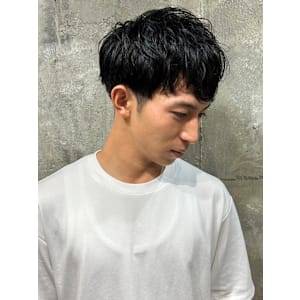 ツーブロックマッシュ　メンズショート　くせ毛を味方に