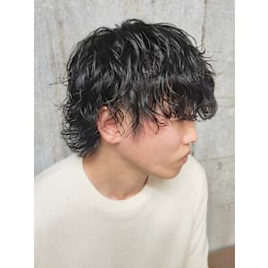 黒髪　ツイストスパイラルパーマ　波巻きパーマ　ツーブロック