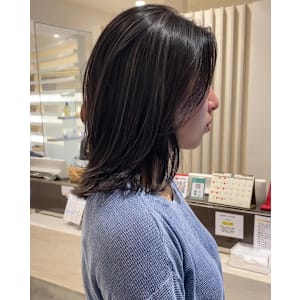 ナチュラルでかわいい細めハイライトグレージュ