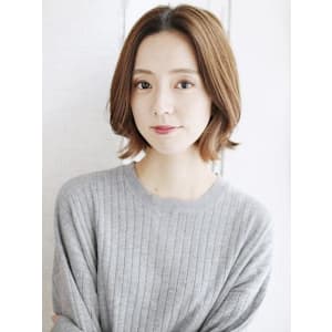 大人可愛いふんわりトップのエギョモリスタイル