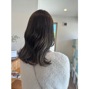 アッシュグレー