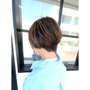 ショートボブ