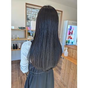 柔らかいストレートヘア