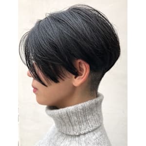 メンズライクショートツーブロック 前下がりハンサムショート