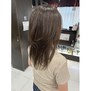 ミディアムくびれレイヤースタイル【錦糸町北口】