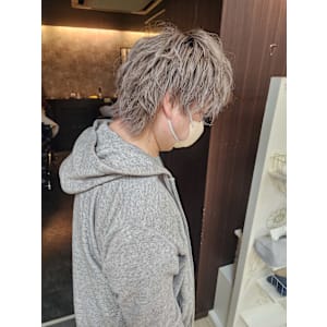 ショートウルフ×ホワイトベージュ