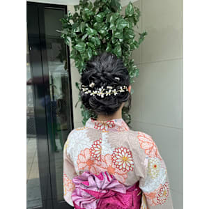 シニヨンヘアアレンジ♪