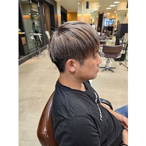 ショートレイヤー×ホワイトベージュ