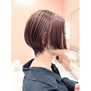 ショートボブ/白髪ぼかし/ピンクベージュ - KENJE横浜-Smart Salon-【ケンジヨコハマスマートサロン】掲載中