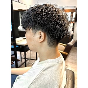 【IRIE 赤坂】ブルーブラック×波巻きパーマ