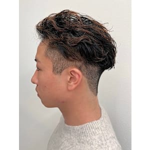 刈り上げ　オールバック　ショート ツーブロック