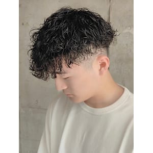 波巻きパーマ　ツーブロック　メンズショート　マッシュパーマ