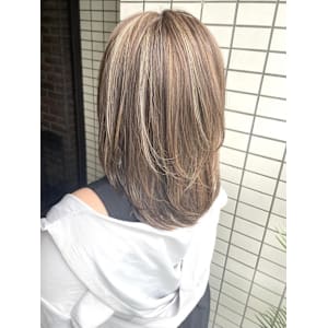 ハイライトカラー/ミディアムレイヤースタイル