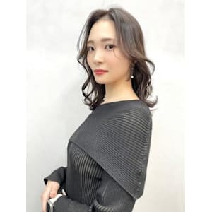 TIARA 博多店×ミディアム