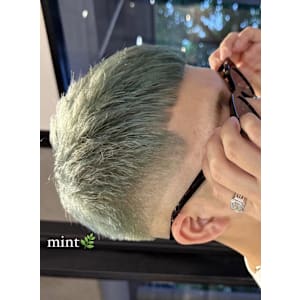 ミント/ハイトーン/10代20代/薬院