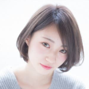 黄金シルエットのひし形ボブ