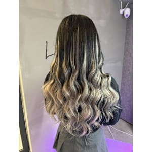 ハイトーンからイメチェン！エクステバレイヤージュ！