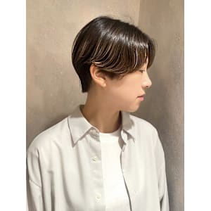 ひし形ヘア/ハンサムショート/前髪なし/面長/30代40代