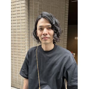 Creepy Nuts R指定風パーマ