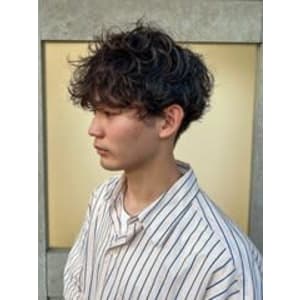 程よい束感◎ツーブロックマッシュパーマ　波巻き