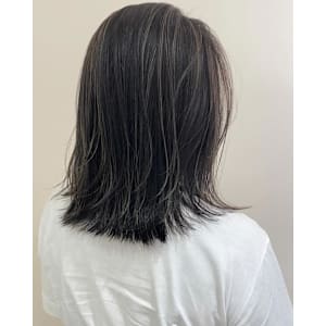 派手になりすぎない細めハイライト