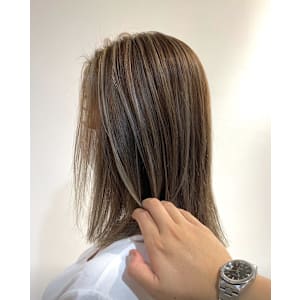 白髪ぼかしにも◎ハイライトカラー