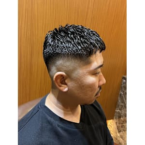 銀座　理容室　スキンフェード　クロップ　アイロンパーマ