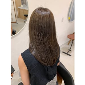 オリーブベージュカラー