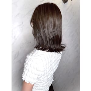 【MICHI 富田店　古作蓮】アッシュグレー　外ハネミディ