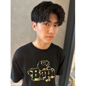 センタパート　ツーブロック　メンズショート　20代30代