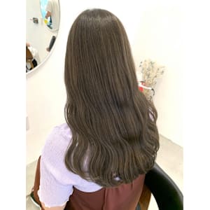 オリーブベージュ