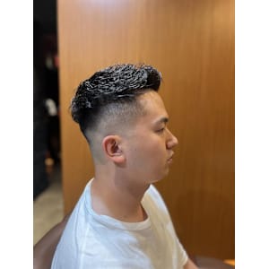 銀座理容室　フェードカット　スキンフェード