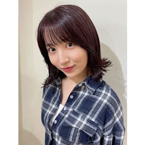 外ハネミディアム 韓国風レイヤー ラベンダーベージュ