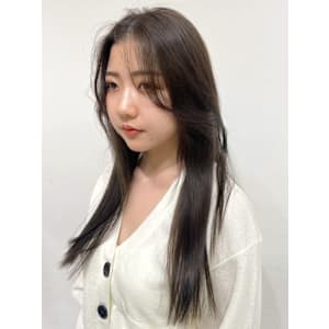 フェイスレイヤー センターパート ロング オリーブベージュ