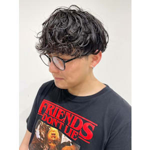 ナチュラルパーマ ツーブロックマッシュ 束感スタイリング