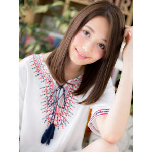 アシンメトリー艶カラー大人かわいい前下がり　アースカラー