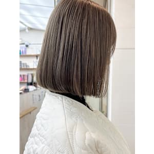 イメチェンハッシュカットシンプルストレート似合わせカット渋谷