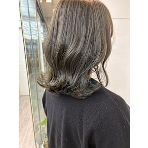 シンプルストレート大人ミディナチュラルブロンドベージュ渋谷