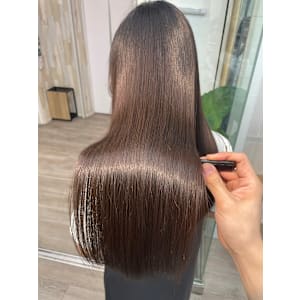 髪質改善トリートメント艶髪ベージュさら艶ストレートロング渋谷